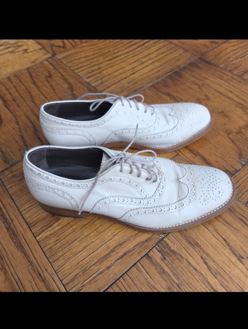 Giorgio Armani White Wingtip Brogue Lace-Up Oxfords